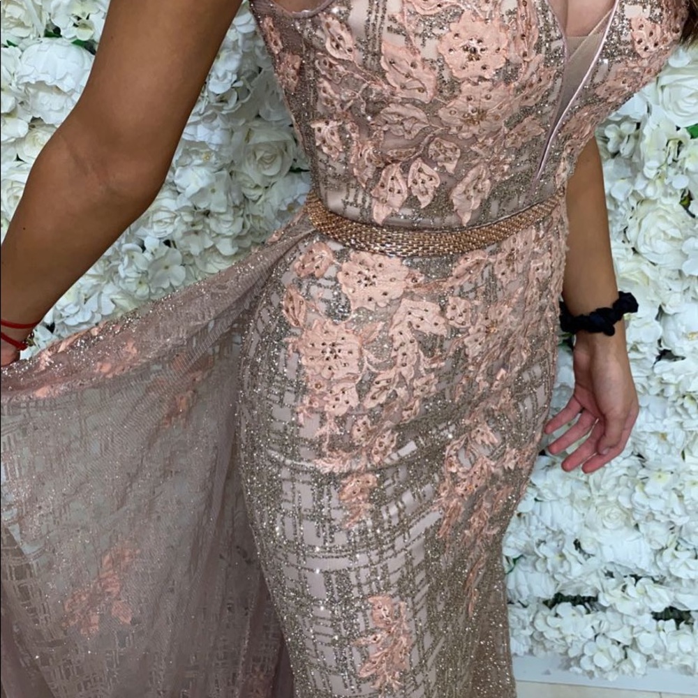 Dress - Picture 2 of 3
